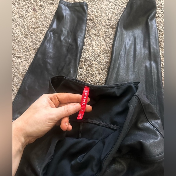 SPANX Black Faux Leather Leggings Like New! Size Large - Picture 3 of 4